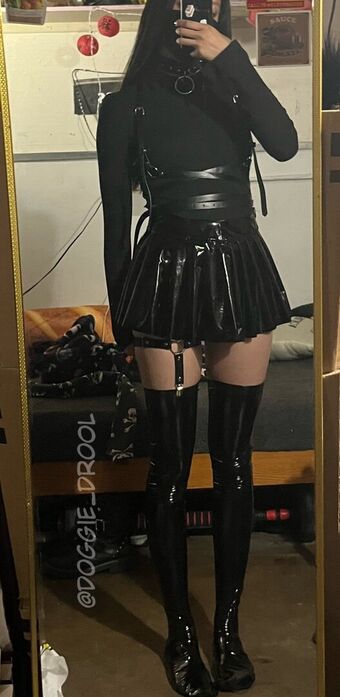 Doggie_Drool Alastonkuvavuotoja OnlyFansista 23