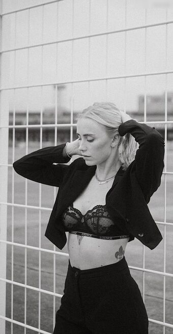 Ela Rausch , Raphaela