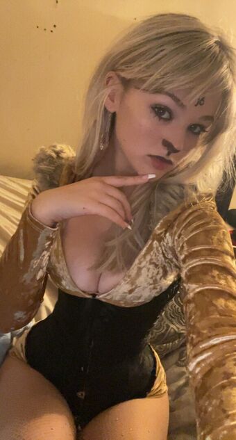 Ember Vail Alastonkuvavuotoja OnlyFansista 11