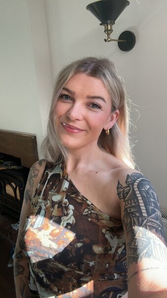 Emmalition Alastonkuvavuotoja OnlyFansista 44