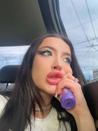 eva_u_tits