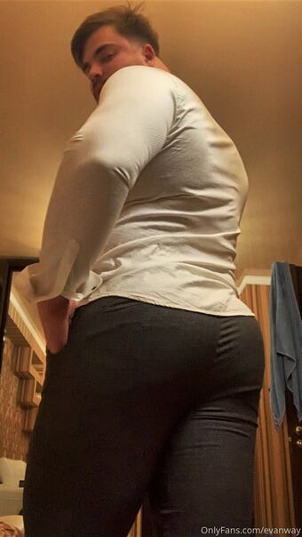 evanway Alastonkuvavuotoja OnlyFansista 11