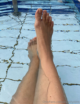 evasnylons Alastonkuvavuotoja OnlyFansista 59