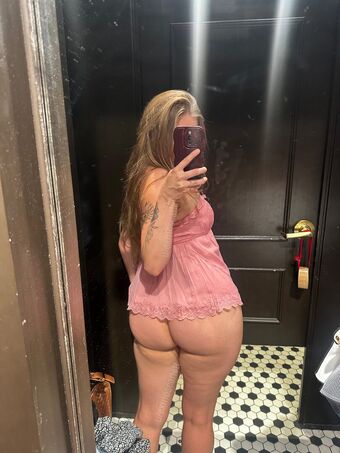 exmoscarlett Alastonkuvavuotoja OnlyFansista 42