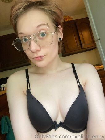 explicit_enby Alastonkuvavuotoja OnlyFansista 10