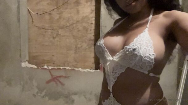 Farmer Girl Jess Alastonkuvavuotoja OnlyFansista 13