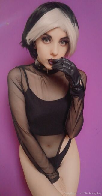 florbcosplay Alastonkuvavuotoja OnlyFansista 24