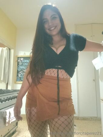 florcitaperez21 Alastonkuvavuotoja OnlyFansista 6