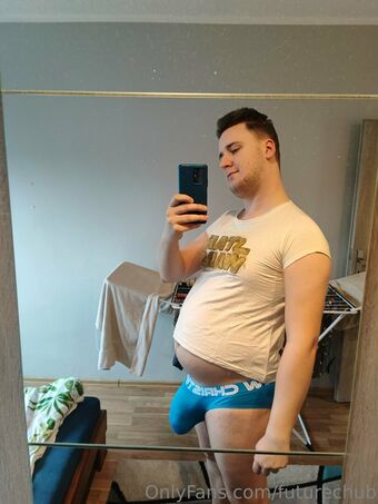 futurechub Alastonkuvavuotoja OnlyFansista 19