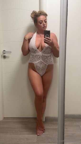 giuliafree Alastonkuvavuotoja OnlyFansista 38