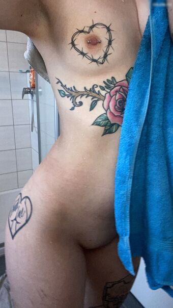 Godofbeer Alastonkuvavuotoja OnlyFansista 18