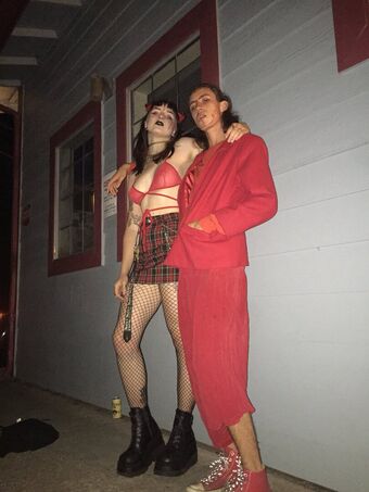 gothbimboxxx