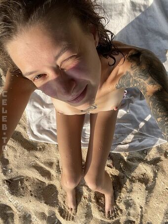 Grace Alastonkuvavuotoja OnlyFansista 134
