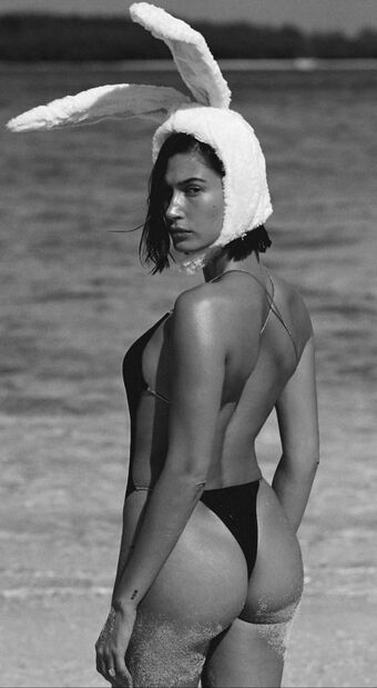 Hailey Baldwin