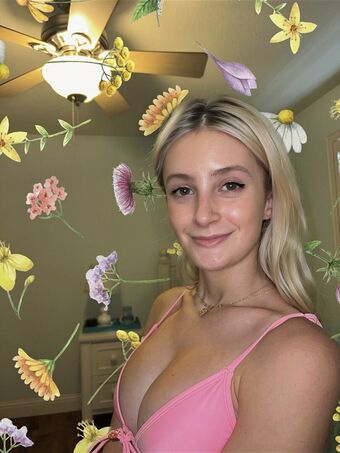 Hailey Sinclair Alastonkuvavuotoja OnlyFansista 2