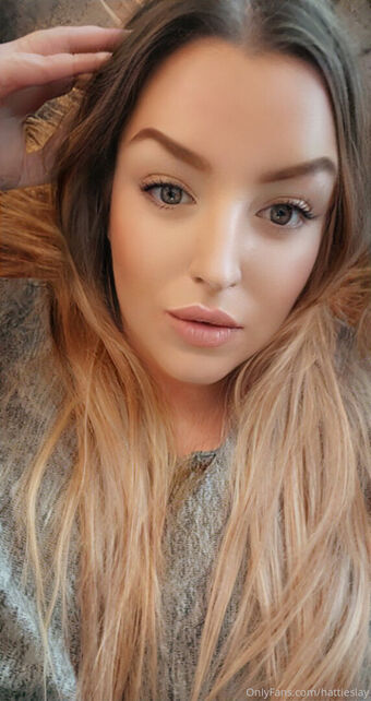 hattieslay Alastonkuvavuotoja OnlyFansista 21