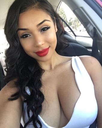 Hellomissbianca Alastonkuvavuotoja OnlyFansista 10