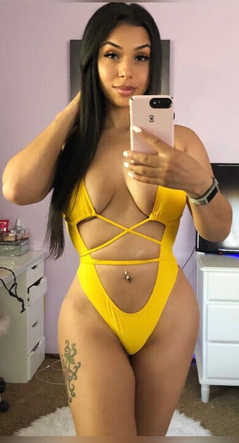 Hellomissbianca Alastonkuvavuotoja OnlyFansista 11