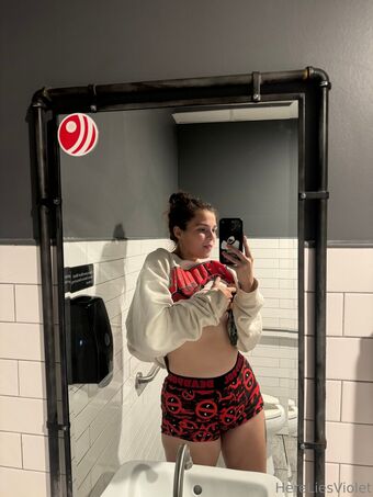 hereliesviolet Alastonkuvavuotoja OnlyFansista 36