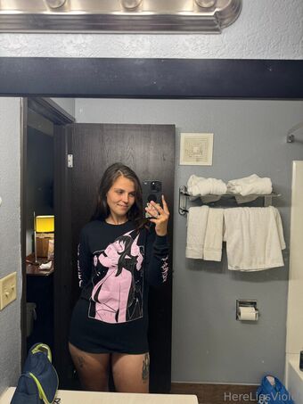 hereliesviolet Alastonkuvavuotoja OnlyFansista 37