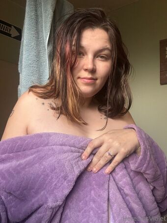 hereliesviolet Alastonkuvavuotoja OnlyFansista 43