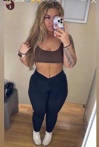 Hogasm Alastonkuvavuotoja OnlyFansista 3