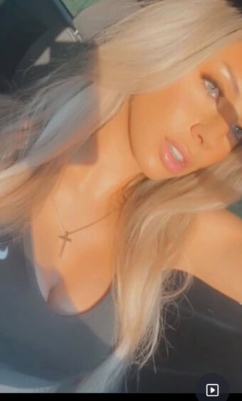 Honeyxxo Alastonkuvavuotoja OnlyFansista 24