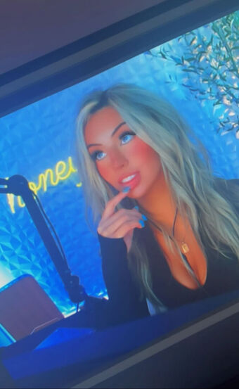 Honeyxxo Alastonkuvavuotoja OnlyFansista 30