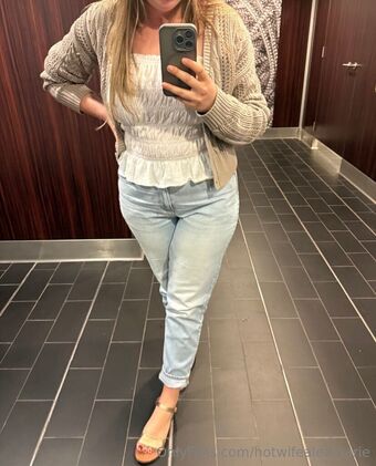 hotwifealexmarie Alastonkuvavuotoja OnlyFansista 6