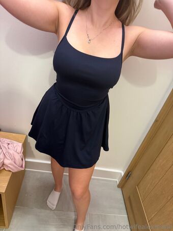 hotwifealexmarie Alastonkuvavuotoja OnlyFansista 11