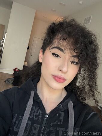 ileezy Alastonkuvavuotoja OnlyFansista 16