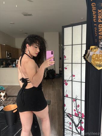 ileezy Alastonkuvavuotoja OnlyFansista 19