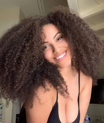 Ines Curly