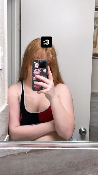 Initialelon Alastonkuvavuotoja OnlyFansista 43
