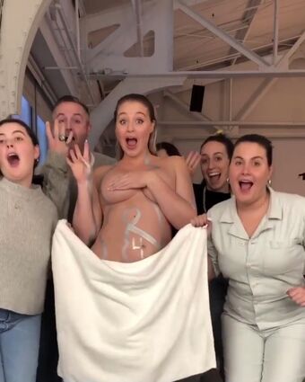 Iskra Lawrence Alastonkuvavuotoja OnlyFansista 177