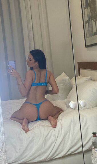 Izzlarissa Alastonkuvavuotoja OnlyFansista 27