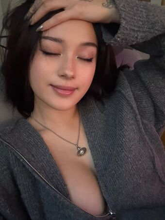 JadeyAnh Alastonkuvavuotoja OnlyFansista 151