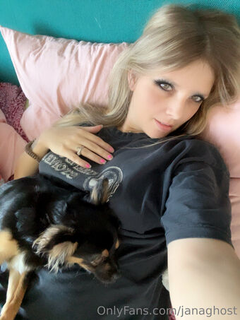 janaghost Alastonkuvavuotoja OnlyFansista 7