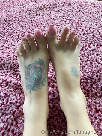 janaghost Alastonkuvavuotoja OnlyFansista 11
