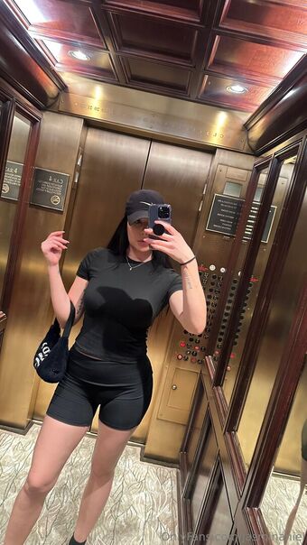 Jasminaniel Alastonkuvavuotoja OnlyFansista 33