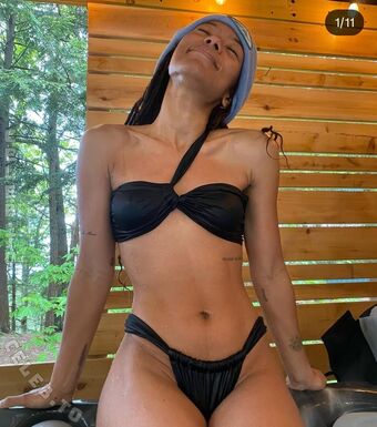 Jaz Sinclair Alastonkuvavuotoja OnlyFansista 23