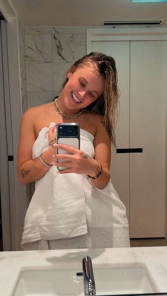 Jojo Siwa Alastonkuvavuotoja OnlyFansista 132