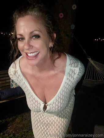 jonnaraizey.com