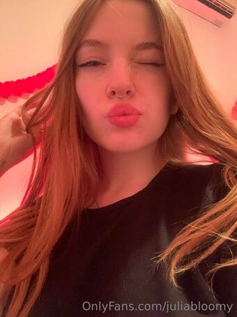 juliabloomy