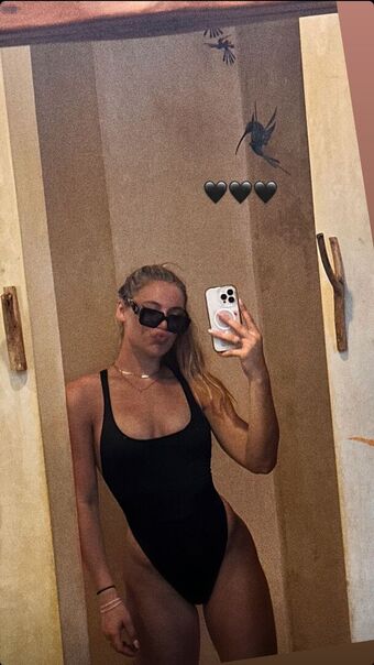 Jutta Leerdam Alastonkuvavuotoja OnlyFansista 9