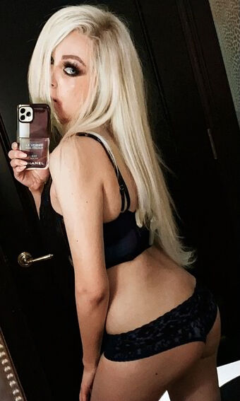 Kandii Alastonkuvavuotoja OnlyFansista 35