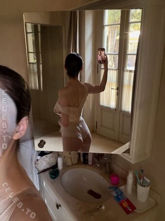 Katrin Korableva Alastonkuvavuotoja OnlyFansista 215