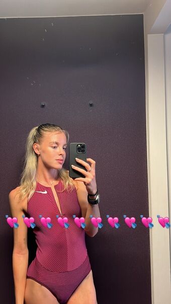 Keely Hodginkinson Alastonkuvavuotoja OnlyFansista 13