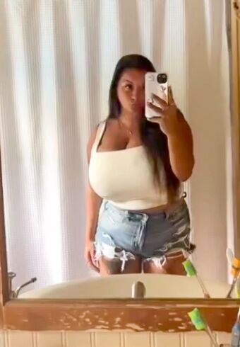 Lauren Risotti Alastonkuvavuotoja OnlyFansista 35