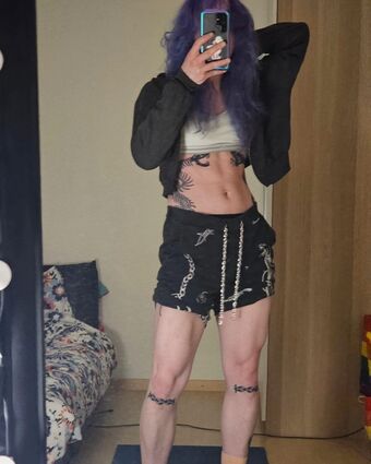 Lavender Alastonkuvavuotoja OnlyFansista 41